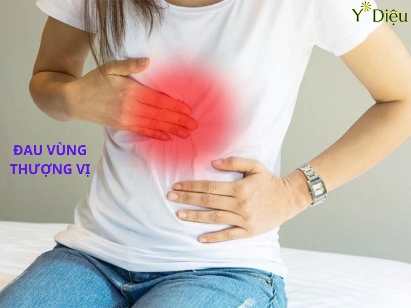 Đau vùng thượng vị liên túc và ngày càng trở nên nặng là dấu hiệu của bệnh ung thư dạ dày
